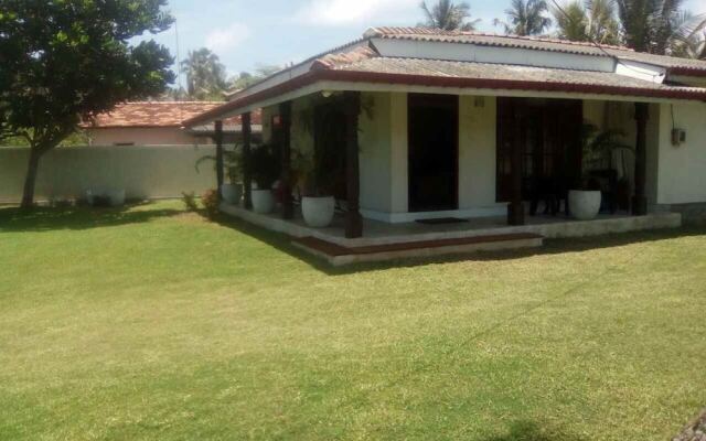 Nalendra - Beachfront & Villa