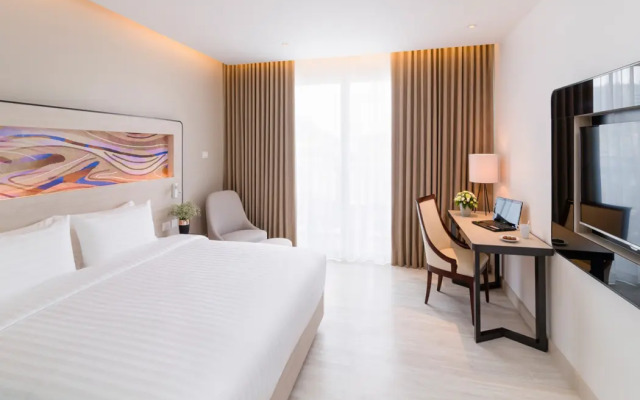 Novotel Phuket City Phokeethra Hotel