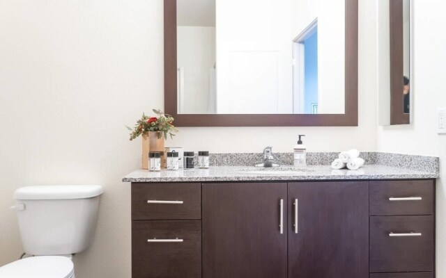 Downtown 1BR Apt by Domio