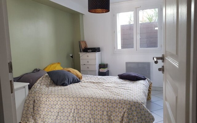 Apartment With one Bedroom in Cavalaire-sur-mer, With Pool Access and