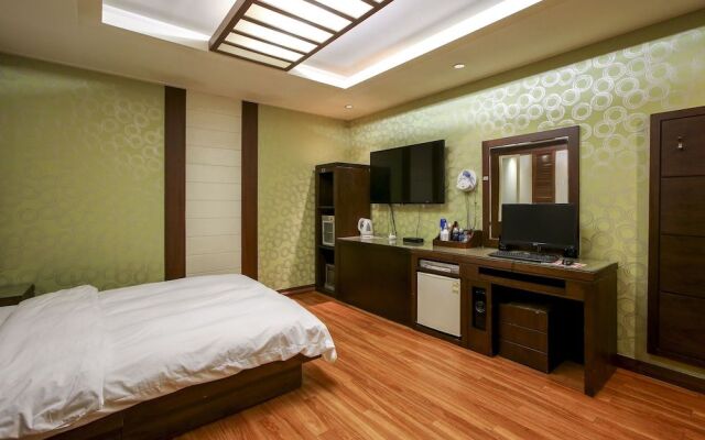 Sunflower Hotel