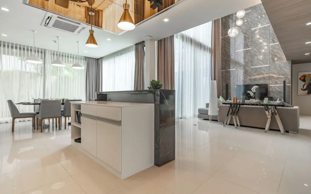 Panora Villa 8119 By Villacarte