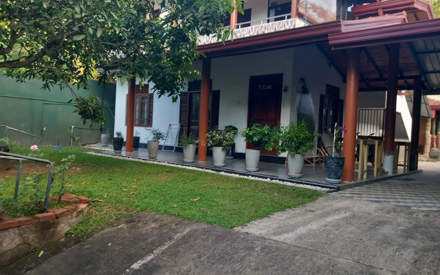 Serendip Villa Holiday Home