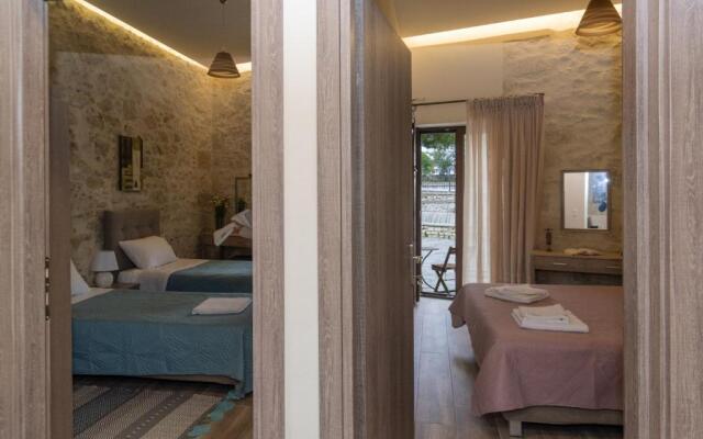2 bedrooms appartement with enclosed garden and wifi at Ρούστικα
