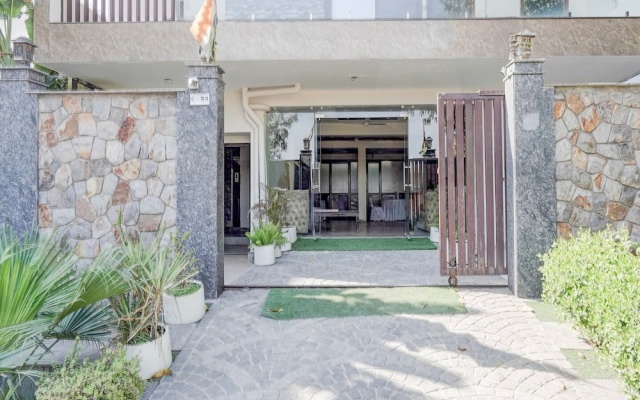 Super Collection O Sector 108 Noida