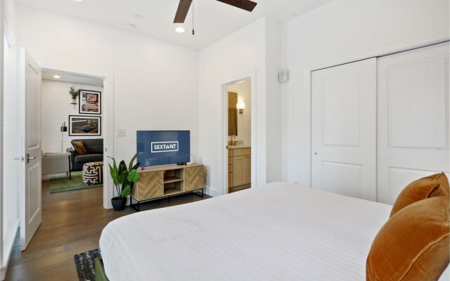 Roami at Bourbon Place