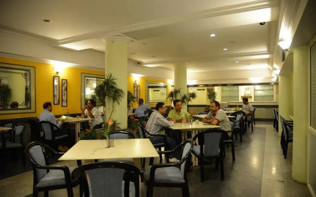 Hotel Rajmahal