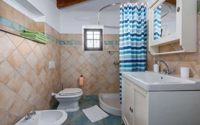 Beautiful Villa With Swimming Pool and Fenced Garden