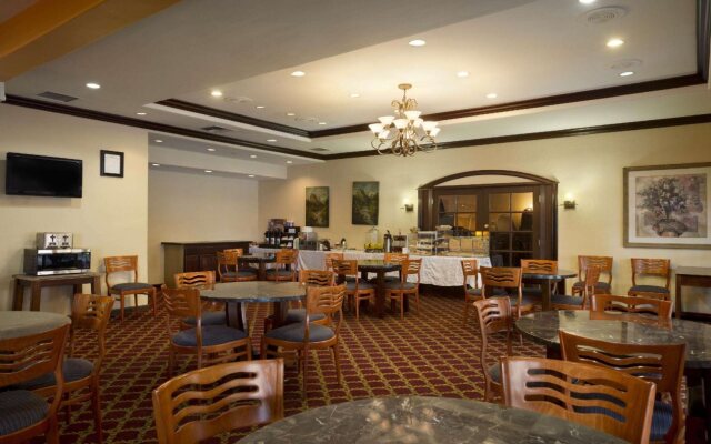 Ramada by Wyndham Kissimmee Downtown Hotel