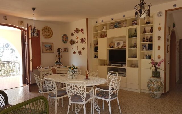 Villa del Golfo Urio with shared swimming pool