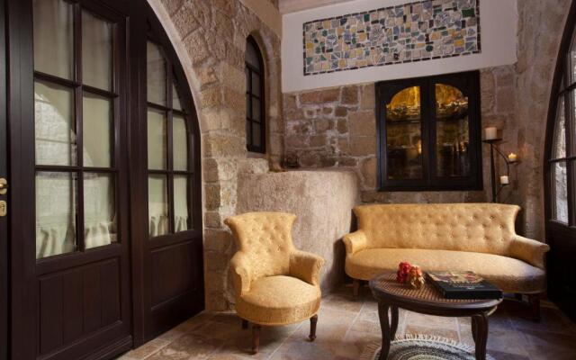 Porolithos Boutique Hotel