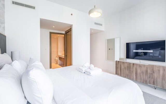 Spacious Apt With Spectacular Burj Khalifa Views