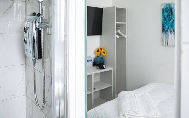 Superior Compact Studio Close to Amenities
