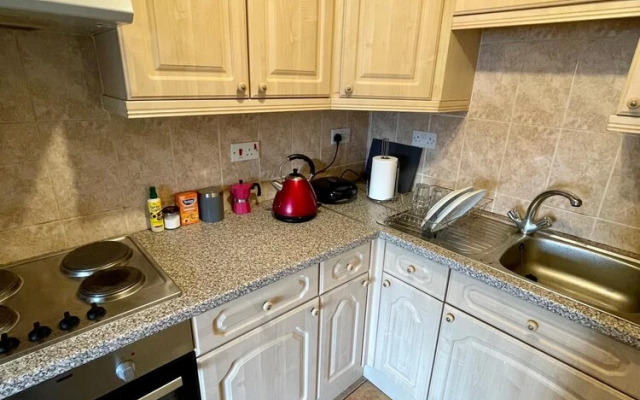 Simple & Sleek 1BD Flat Nice Views of Swansea Bay