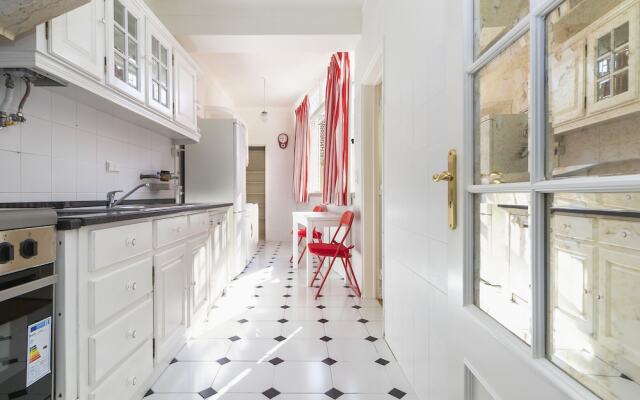 Amazing Apartment With Terrace by Rental4all