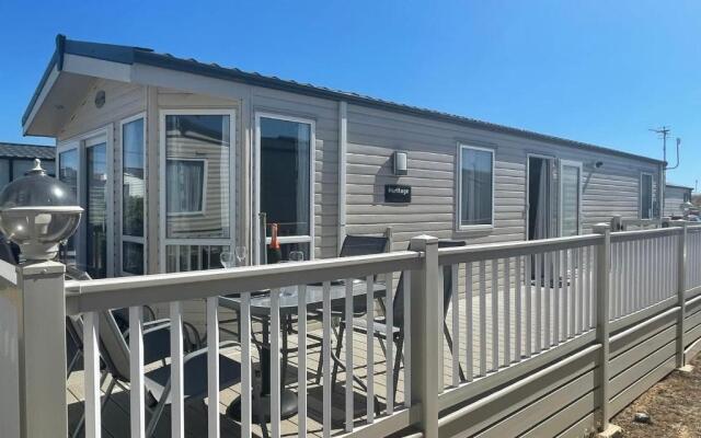 49 Bayside Cove Pevensey Bay Holiday Park