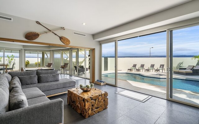 The Oasis 5 Bedrooms 5 Bathrooms Home