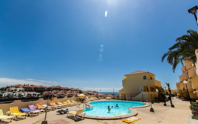 Pool Sun Apartment