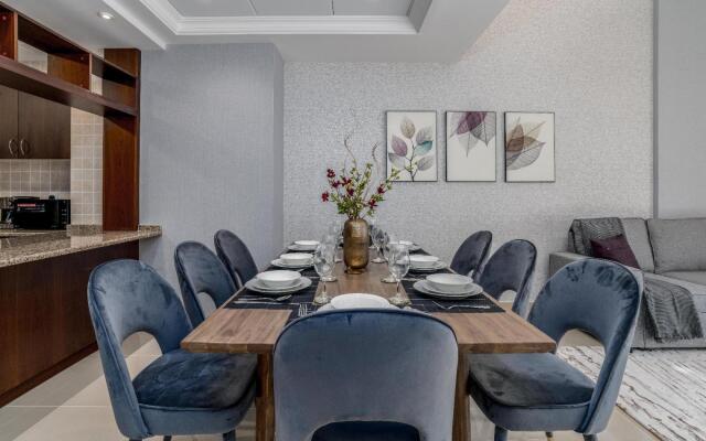 Luxury 300m2 Townhouse. Beach, Gym, Private Pool (2)