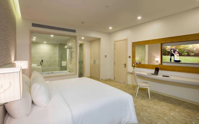 Diamond Bay Condotel