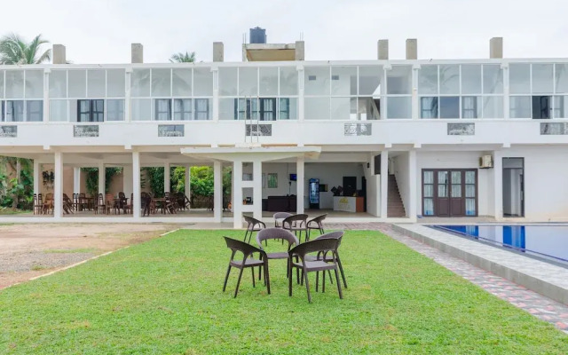 OYO 406 Moya Hotel & Beach Resort