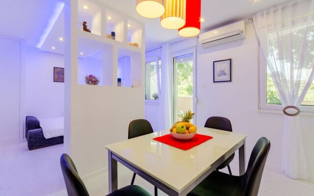 Studio Luce Mala