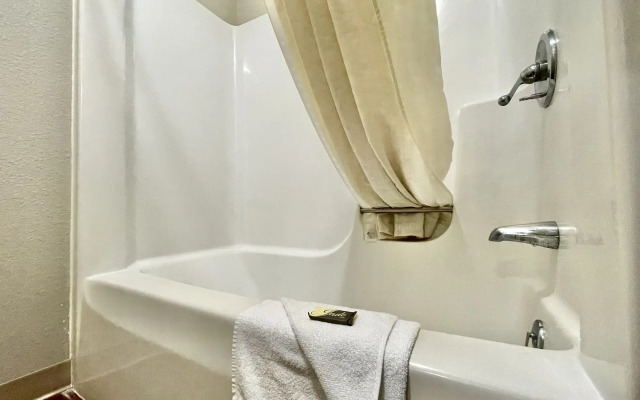 FairBridge Inn & Suites Fort Wayne