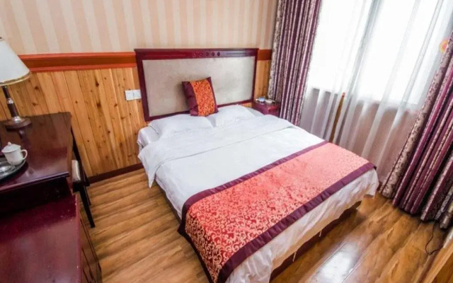 Rushe Inn