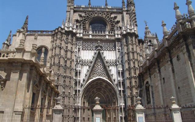 Preciosa casa grande con patio en Sevilla 8PAX