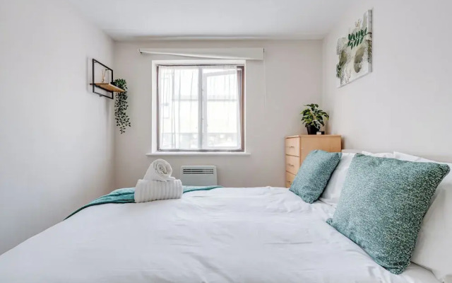 Canadawater-2bedroom-1bathroom-free Parking