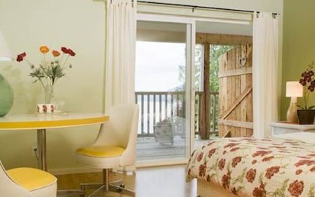 Sechelt Inlet Bed & Breakfast