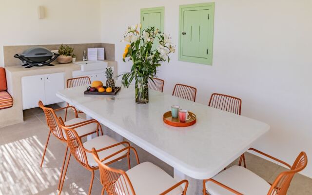 Plioni Villas & Suites