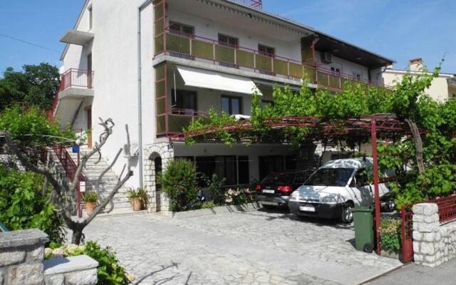 Apartment Andrija 41 pax
