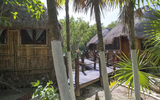 Maya Cabanas & Cenote Tulum