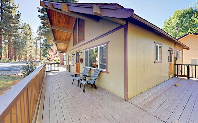 880 Edgemoor Rd Cabin