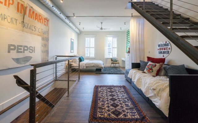 Applewood Suites - The Ossington Loft