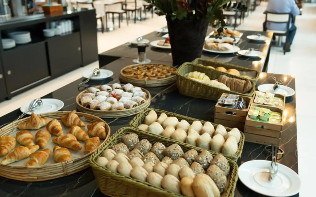 Axis Viana Business & SPA Hotel