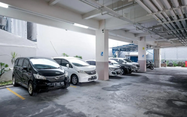Sans Hotel Puri Indah Jakarta