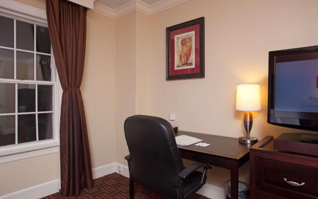 Hampton Inn & Suites Stamford