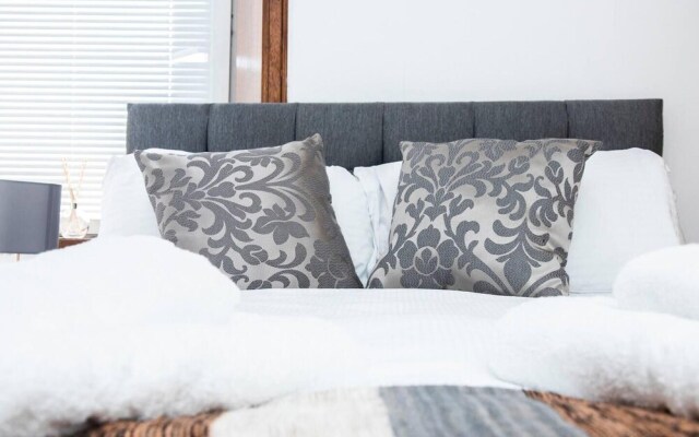 The Summit West End - 1BR Cosy Flat, Central, Wifi