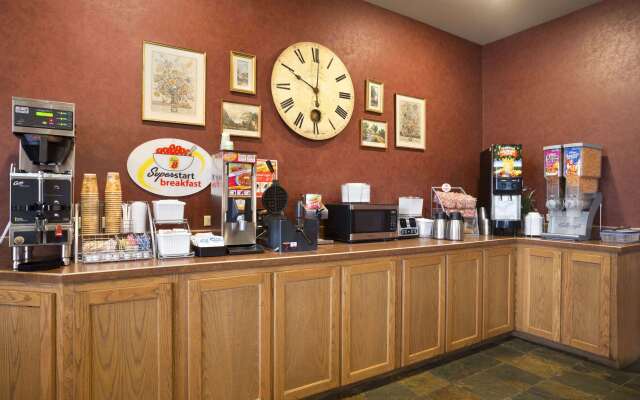 Super 8 By Wyndham Troy