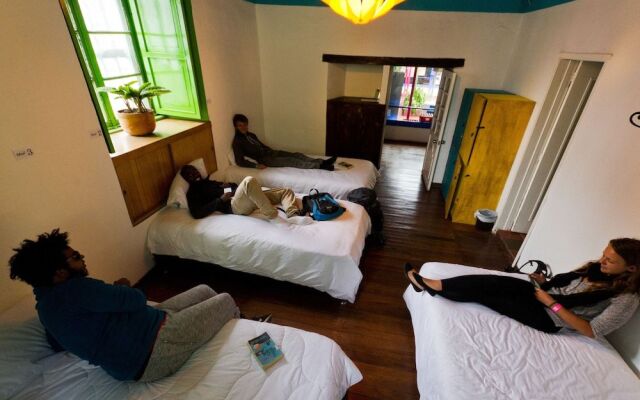 Fatima Suites - Hostel
