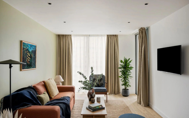 Cove Landmark Pinnacle