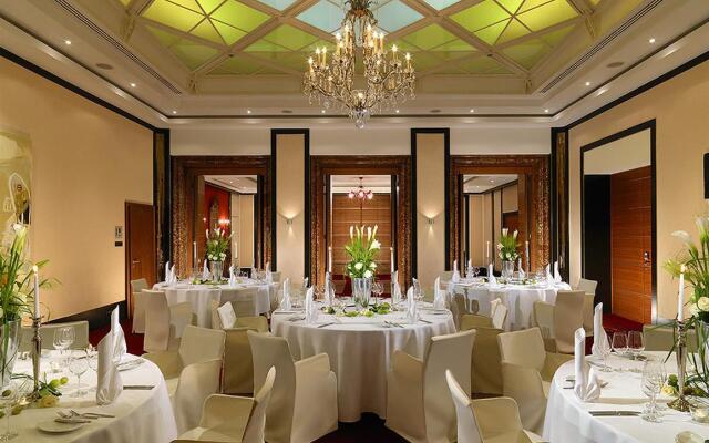 Althoff Dom Hotel Collection