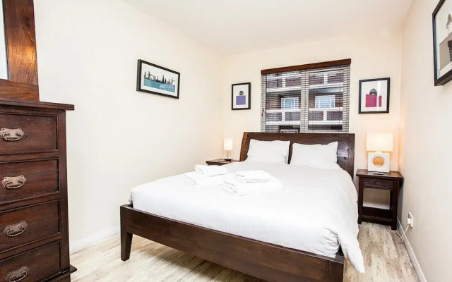 Stunning Spacious South London 1 Bed Apartment with Balcony