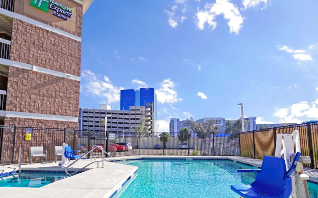 Holiday Inn Express & Suites Phoenix - Tempe by IHG