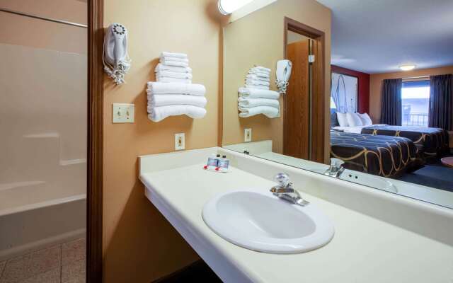 Super 8 by Wyndham Sandusky