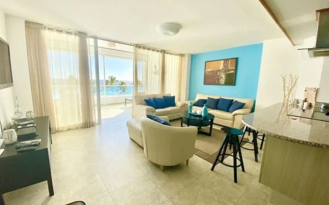 Marbella Towers gorgeous 3BR Apt , Beachfront