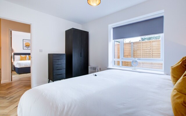 Hybrid Resi - Mitcham