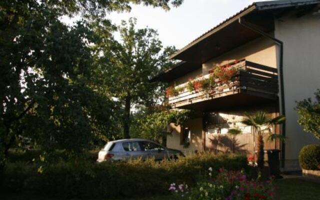 Apartment & rooms Grmek